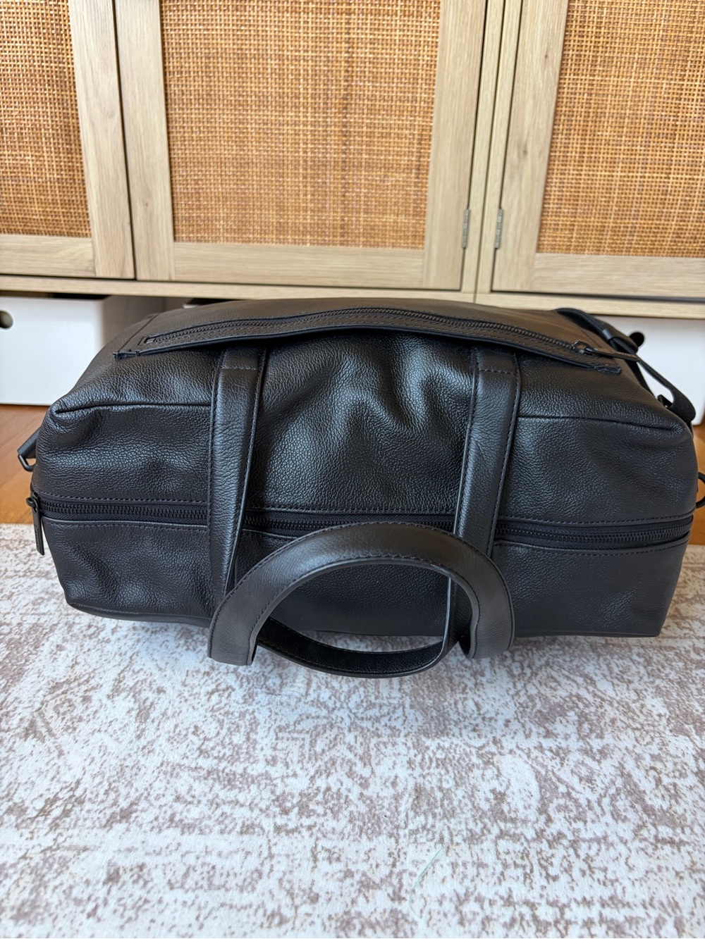 Away “the everywhere” Black Pebbled Leather Weekender Duffel Bag - Picture 4 of 11